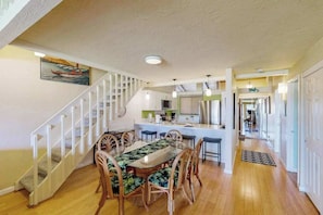 Dining - Take In Ocean & Fairway Views from a Home with Pool & Tennis (Waikoloa Village)