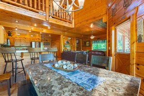 Ferienhaus, Mehrere Betten (Bear Essentials Lodge) | Speisen