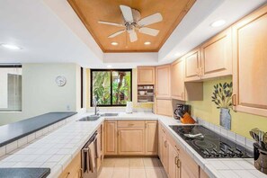 Coffee/tea maker, fridge, microwave, oven - Tee Off From a Golf-Front Condo with Heated Pool, Tennis & BBQ (Waikoloa Village)