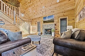 House, Multiple Beds (Bearadise) | Living area - Bearadise (Sevierville)