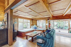 Fernseher, Kamin, DVD-Player, Arbeitsbereiche