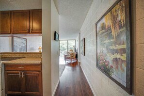 Interior - Mid-Century Hilo Condo Near the Ocean with Lanai & Shared Pool (Hilo)