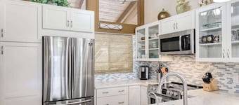 NEW Fall $pecial Two-Story Golf and Ocean-View Waikoloa Escape