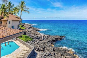 Pool - Relax in an Oceanfront Condo with Pool, Hot Tub & Central AC (Kailua-Kona)