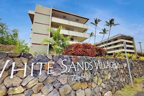 Exterior - Stay Across From Magic Sands in a Condo with Balcony, Pool & Sauna (Kailua-Kona)