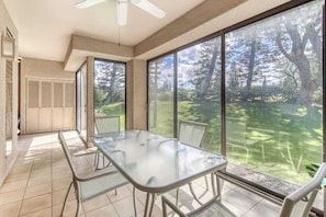Dining - Wake on the Golf Course in a Ground-Floor Condo with Pool & A/C (Waikoloa)
