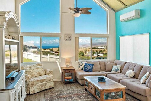 Private Waikoloa Luxe Home with Coastal Views and Hot Tub - Sleep 10 w/ A/C