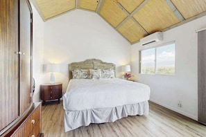 Desk, iron/ironing board, travel cot, WiFi - Spread Out in a Home with Incredible Views, Pool & Private Hot Tub (Waikoloa Village)