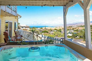 Outdoor spa tub - Spread Out in a Home with Incredible Views, Pool & Private Hot Tub (Waikoloa Village)