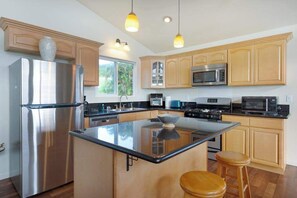 Coffee/tea maker, fridge, microwave, oven - Breathe In Big Island Ocean Views from Your Lanai (Ninole)