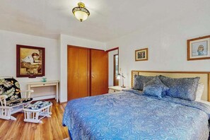 Iron/ironing board, WiFi, bed sheets - Find Stillness on a Volcano Nature Retreat with Gardens (Volcano)
