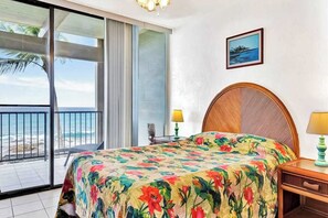 Iron/ironing board, WiFi, bed sheets - Bright Oceanfront Kona Condo with Hot Tub, Pool, Lanai & Views (Kailua-Kona)