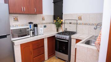 Family Apartment, Mountain View | Private kitchen
