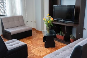 Căn hộ dành cho gia đình, quang cảnh núi | Khu phòng khách