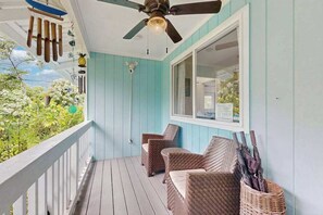 Terrace/patio - Dog-Friendly Pahoa Home Near the Ocean with Lanai, W/D & WiFi (Pahoa)