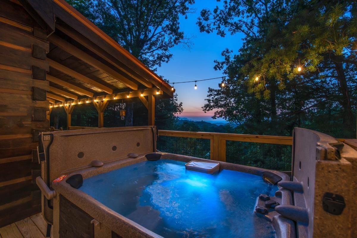 House, Multiple Beds (Bears on Beach Front) | Outdoor spa tub