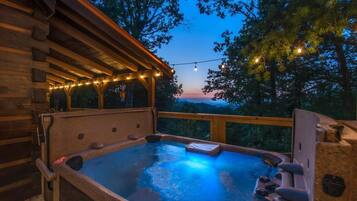 House, Multiple Beds (Bears on Beach Front) | Outdoor spa tub