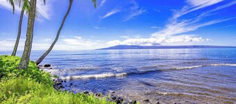 August Sale! Relax at a Dreamy Oceanfront Resort Condo with Pool & Beach Access