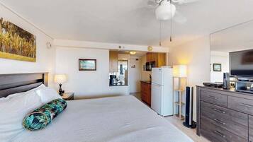 Iron/ironing board, internet, bed sheets