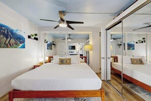 Iron/ironing board, WiFi, bed sheets - Delightful Beach-Close Condo with Pool & Lanai (Honolulu)