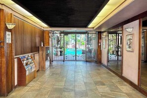 Interior - Delightful Beach-Close Condo with Pool & Lanai (Honolulu)