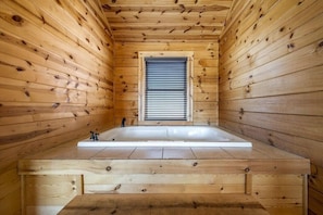 House, 1 King Bed (Brave Eagle) | Interior - Brave Eagle (Gatlinburg)