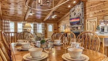 Casa, varias camas (Cades Cove Escape) | Restaurantes