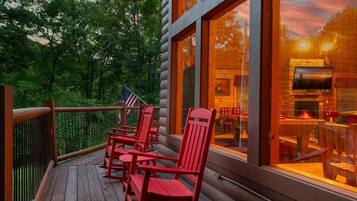 House, 1 King Bed (Can't Bear to Leave) | Outdoor dining