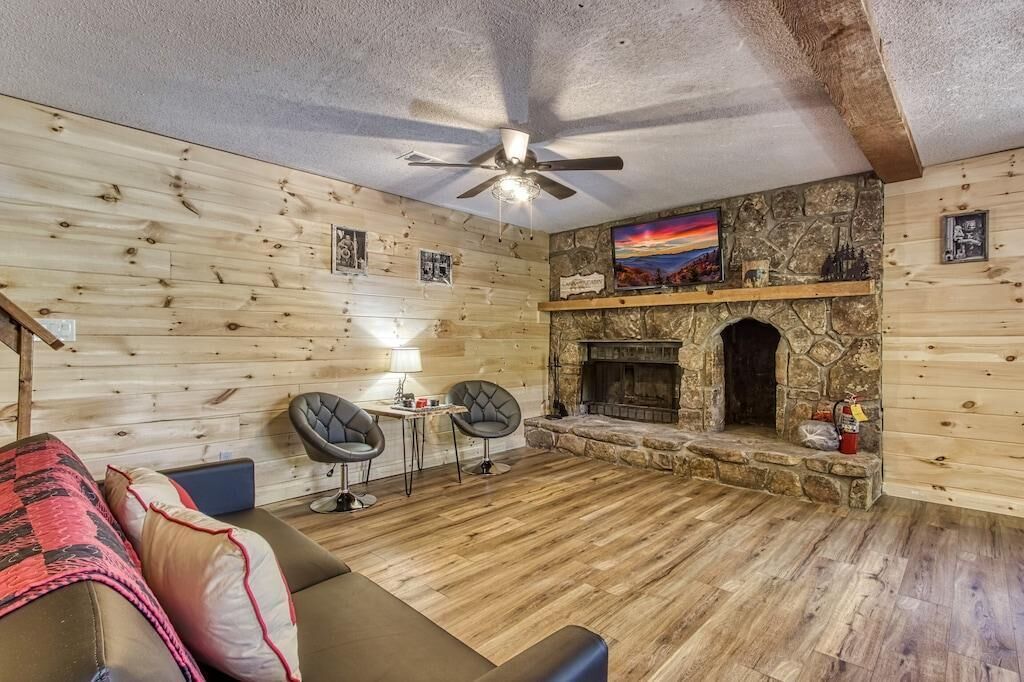 House, Multiple Beds (Can't Bear to Leave 2) | Living area