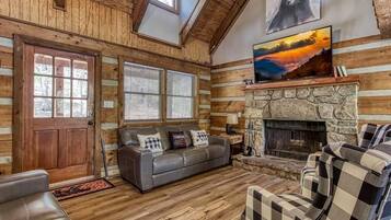 House, Multiple Beds (Can't Bear to Leave 2) | Living area