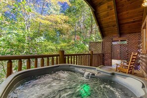 House, Multiple Beds (Cozy Bear Lodge) | Outdoor spa tub - Cozy Bear Lodge (Sevierville)
