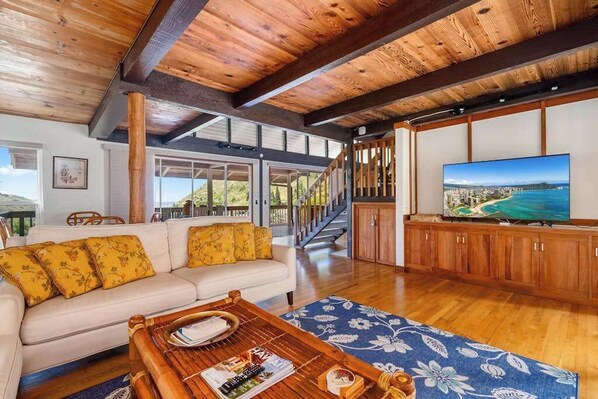 TV - Hawaii Kai Studio with Ocean Views, Large Lanai, Koi Pond & W/D (Honolulu)