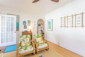 Interior - Charming Honolulu Cottage Near Beach, Zoo & Park (Honolulu)