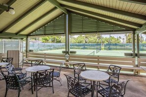 Sports court - Play On at a Remodeled Turtle Bay Gem with Pools, Tennis & Beach (Kahuku)