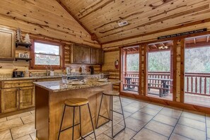 House, Multiple Beds (Eat, Drink and Be Beary) | Private kitchen - Eat, Drink and Be Beary (Sevierville)