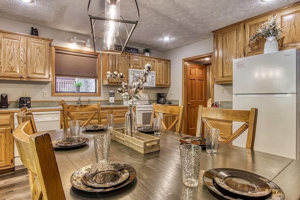 House, Multiple Beds (Foxes Den) | Dining