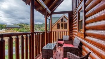 House, Multiple Beds (Groundhog Heaven) | Property grounds