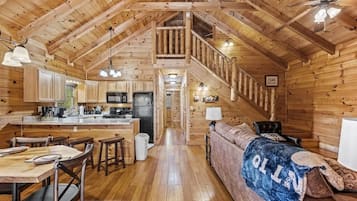 House, Multiple Beds (Happy Days) | Living area