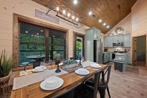 Ferienhaus, Mehrere Betten (Hillside Haven) | Speisen