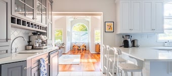 NEW: Family Pool Retreat in Stone Ridge