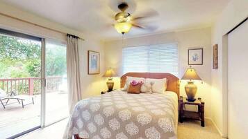 Desk, iron/ironing board, travel cot, WiFi