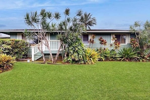 Exterior - Ideally Located Princeville Home with Large Lanai, Yard & Views (Princeville)
