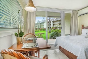 Iron/ironing board, WiFi, bed sheets - Bright Kapaa Studio with Pool, Hot Tub & WiFi (Kapaa)