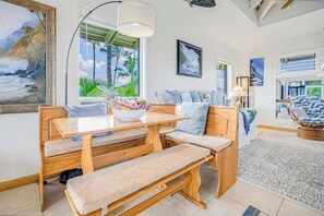 TV, offices - Princeville Corner Studio with Fast WiFi, Mountain Views & Pool (Princeville)