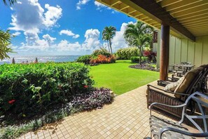 Terrace/patio - Oceanfront Kapaa Condo with Private Lanai, Amazing Views & Pool (Kapaa)