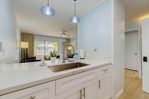 Interior - Kapaa Condo with Free WiFi, Shared Pool, Hot Tub & Balcony (Kapaa)
