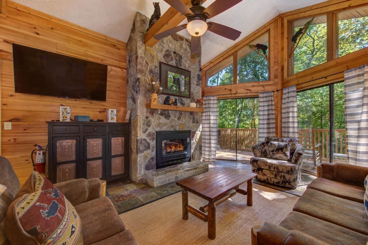 House, Multiple Beds (Z - Honey Bear Hideaway) | Living area