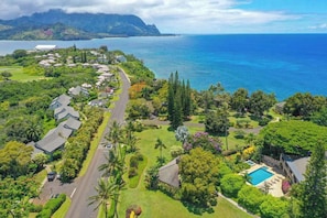 Exterior - Oceanfront Princeville Condo with Loft, WiFi, Pool & Hot Tub (Princeville)