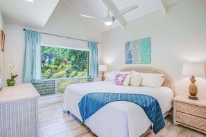 1 bedroom, iron/ironing board, WiFi, bed sheets - Oceanfront Princeville Condo with Loft, WiFi, Pool & Hot Tub (Princeville)