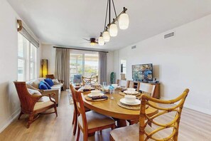 Interior - Upscale Poipu Coursefront Condo with Pool - Close to the Beach (Poipu)